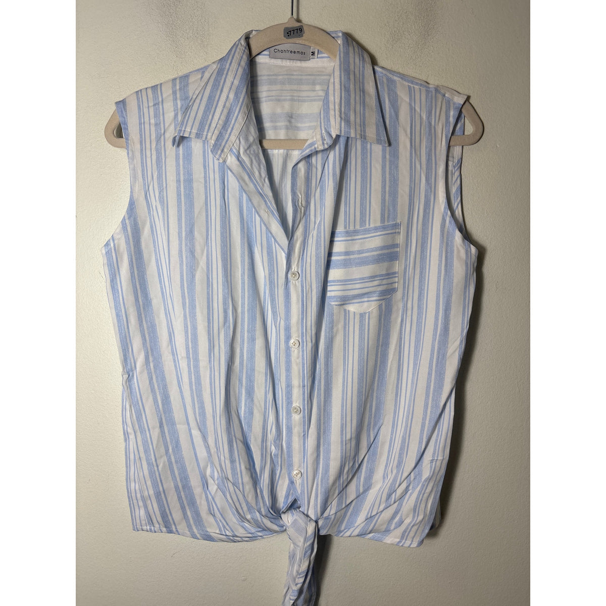 Chantreemas Light Blue White Stripe Sleeveless Button Up Sz M