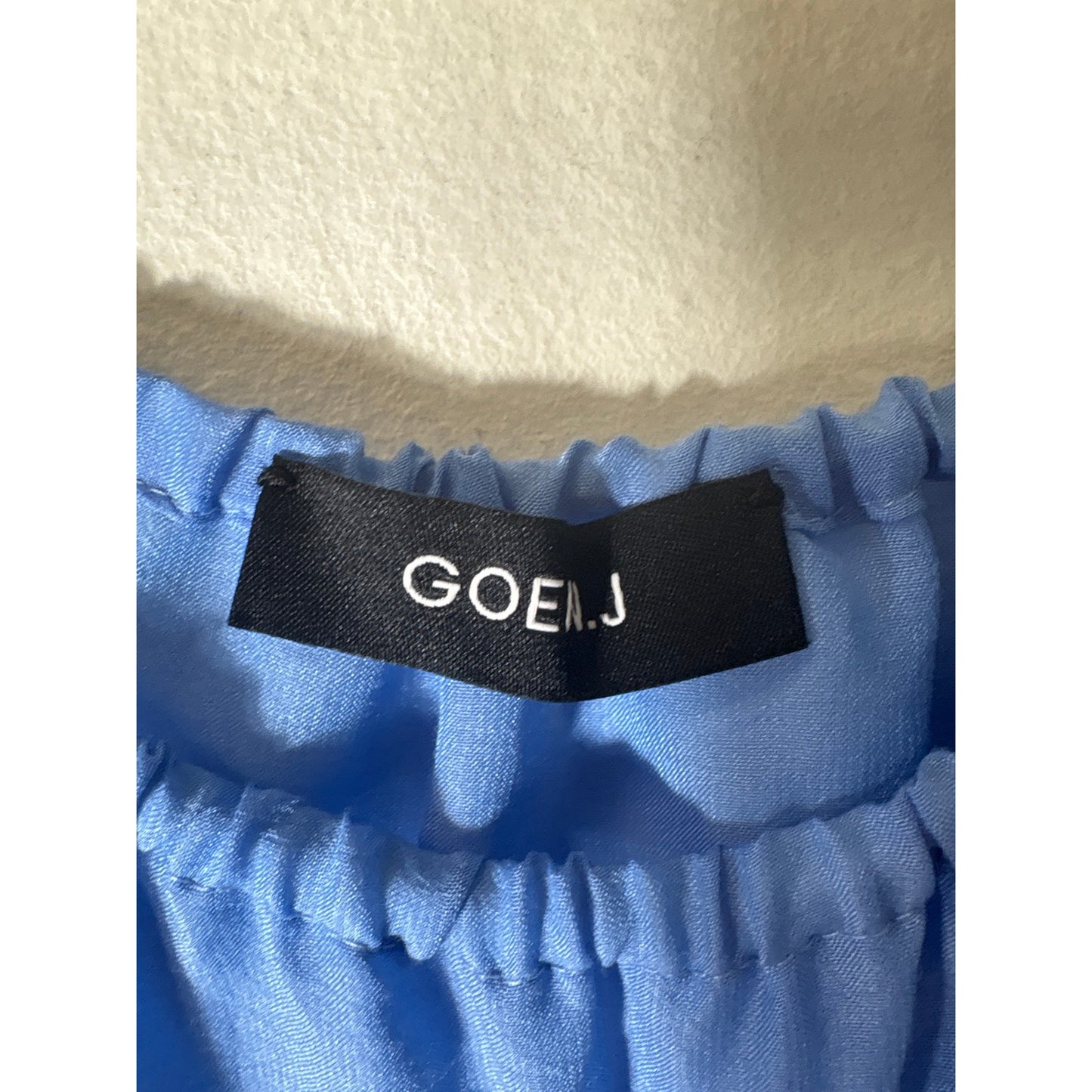 GOEN.J Medium Blue Flutter Sleeve Cinched Waist Ruffle Top Sz S