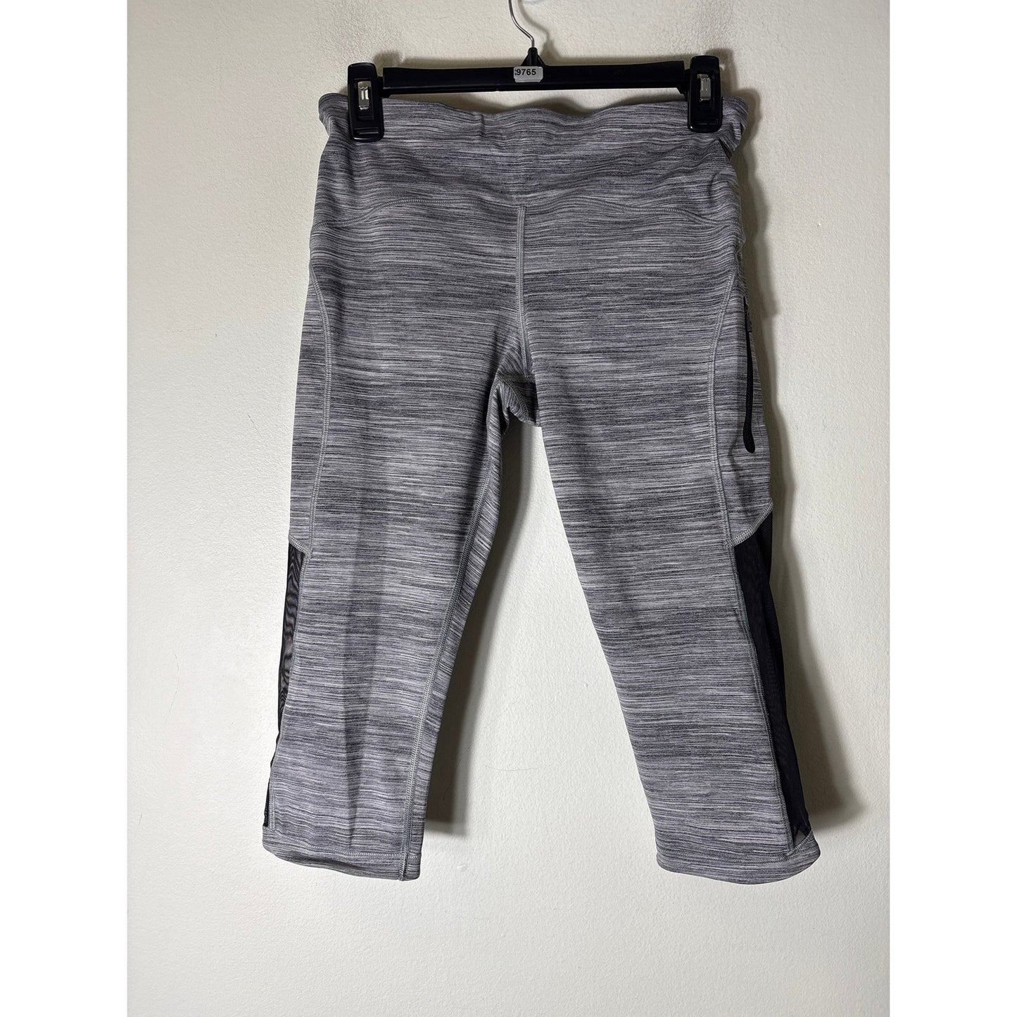 Lululemon Heather Gray and Black Cropped Leggings Sz 8