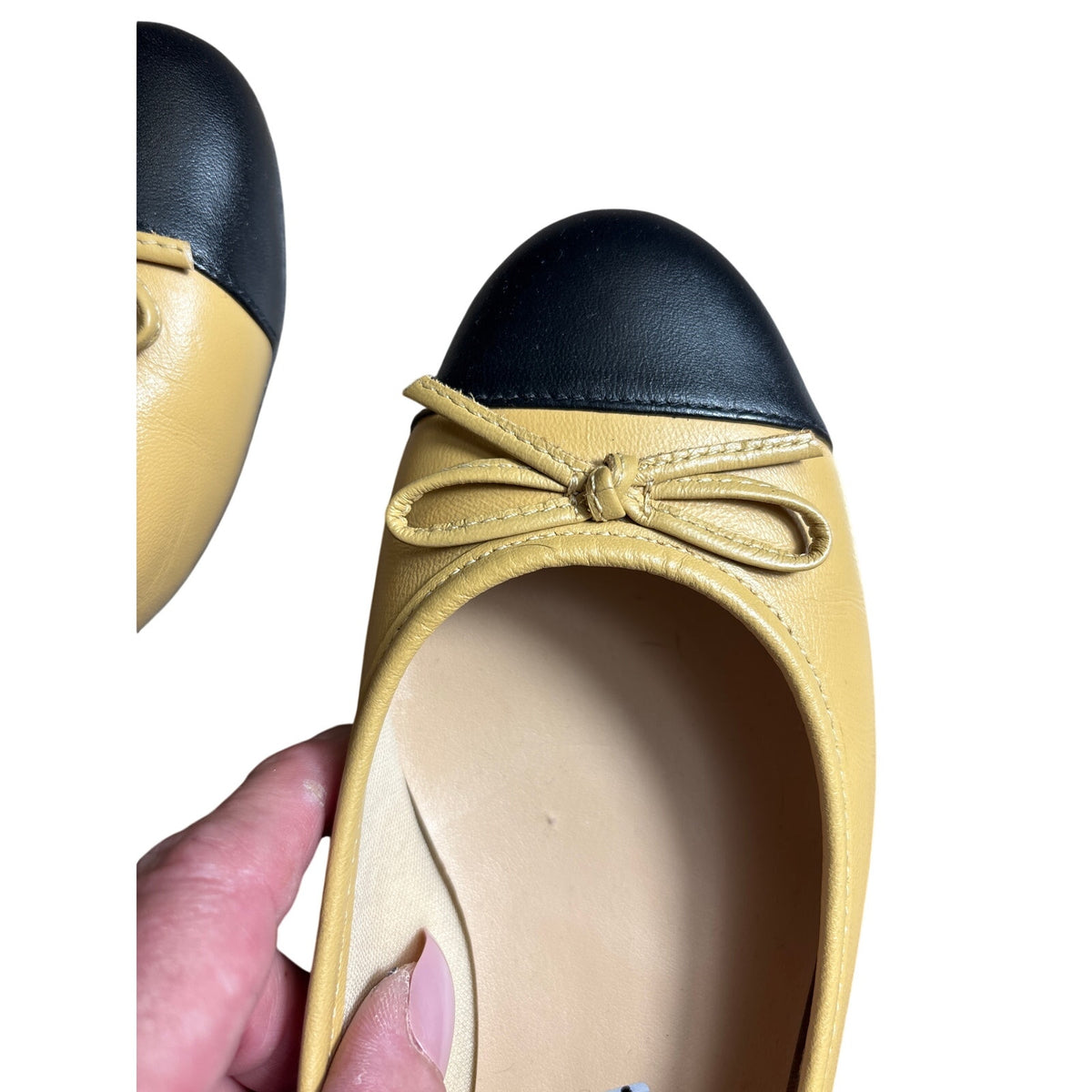 NWOB sf/ny Tan Black Leather Ballet Flats Sz 7.5
