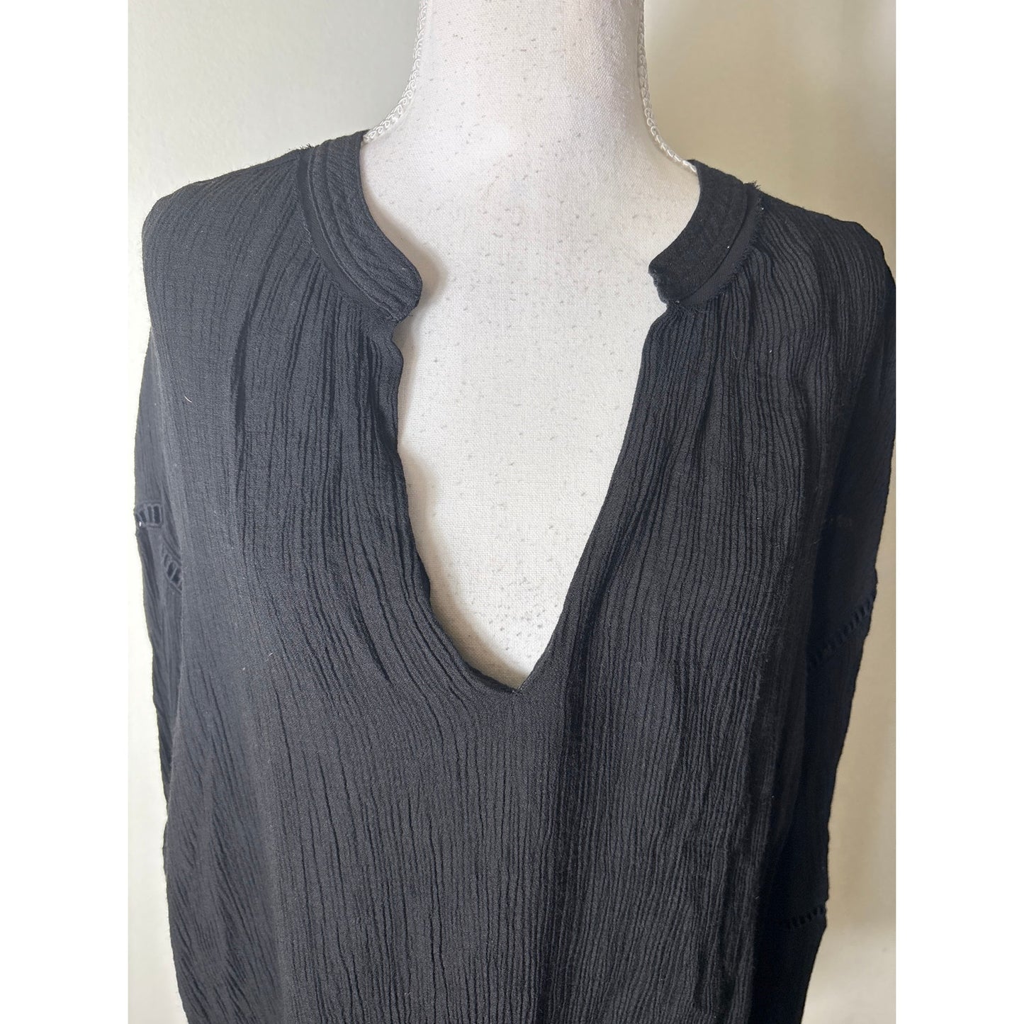 Brochu Walker Black Gauzy Long Sleeve V Neck Top Sz L