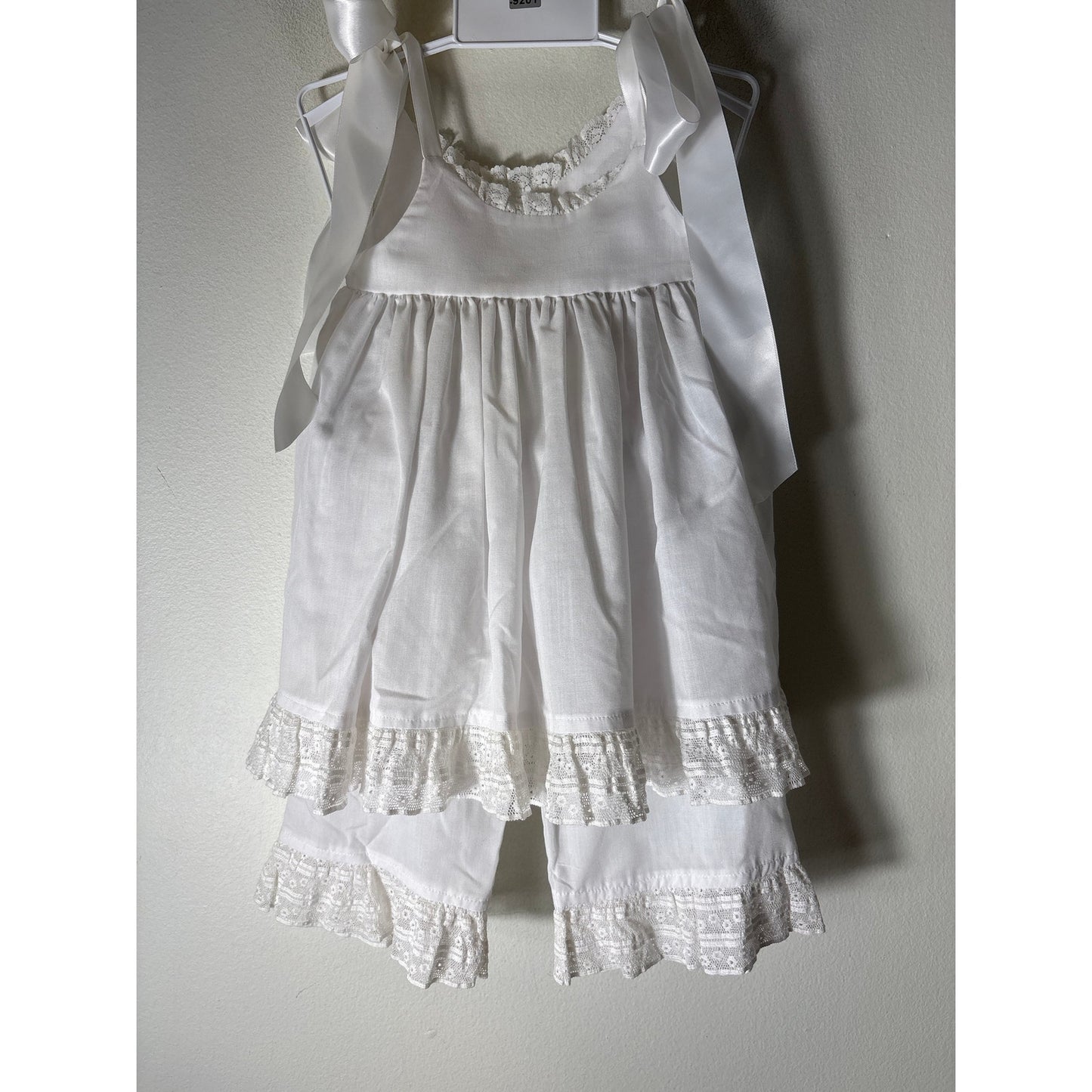 Girls Vintage Chabre White Two piece Set with Lace trim and Ribbon Ties Sz 9m