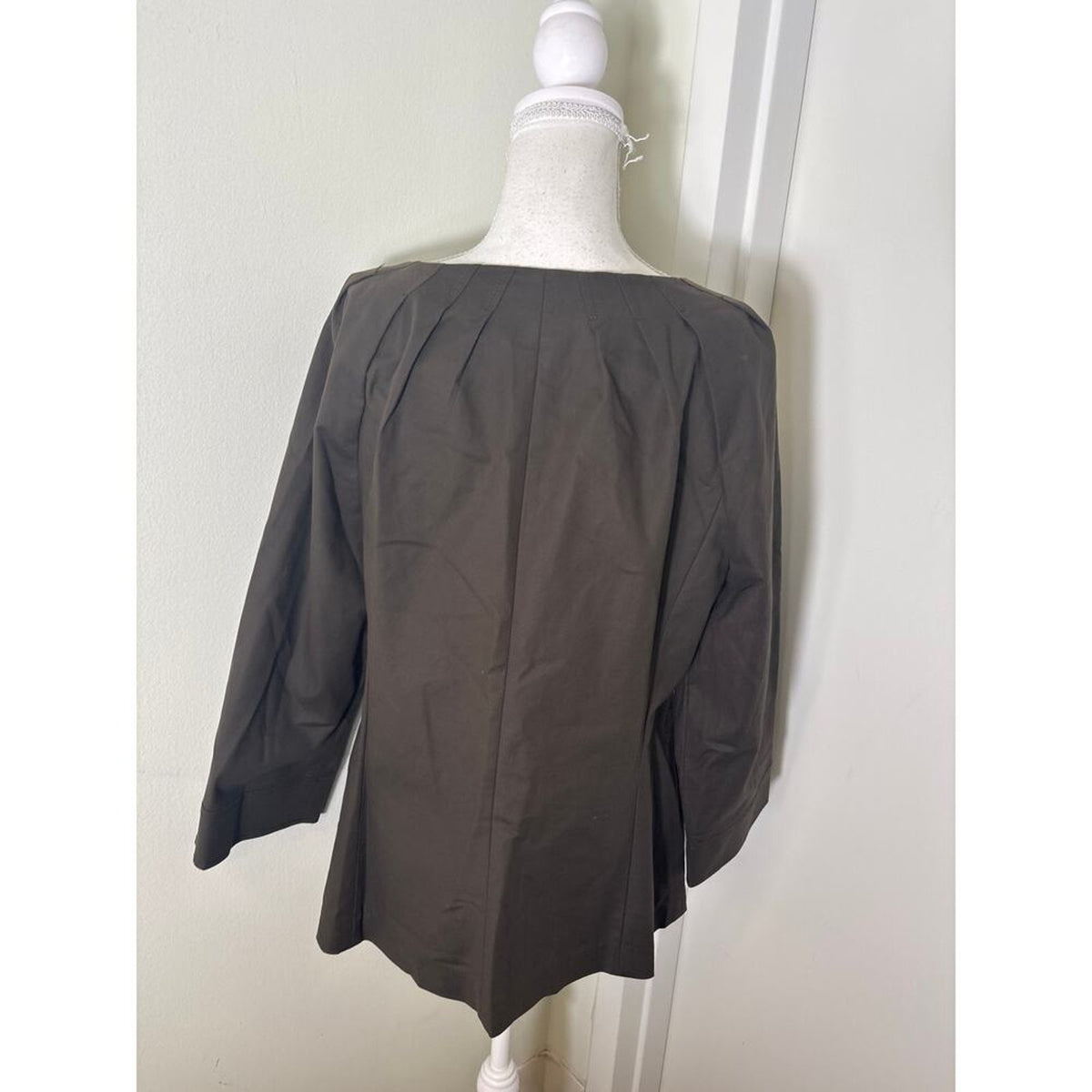Lafayette Chocolate Front Pocket Top Sz 14