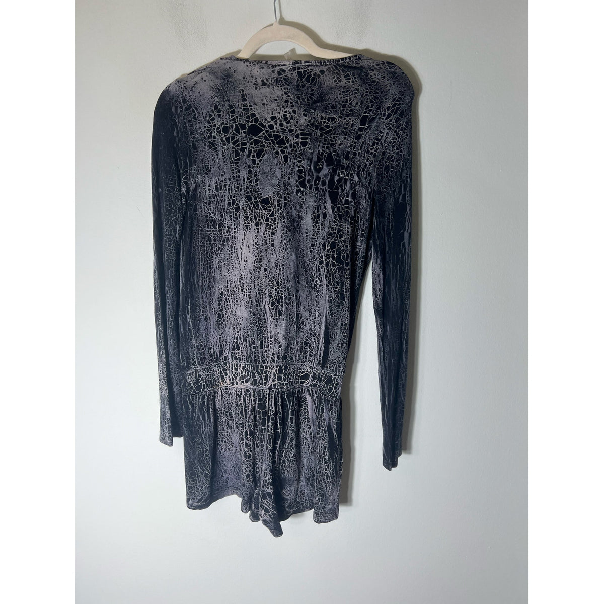 Young Fabulous and Broke Black White Print Long Sleeve Romper Sz s