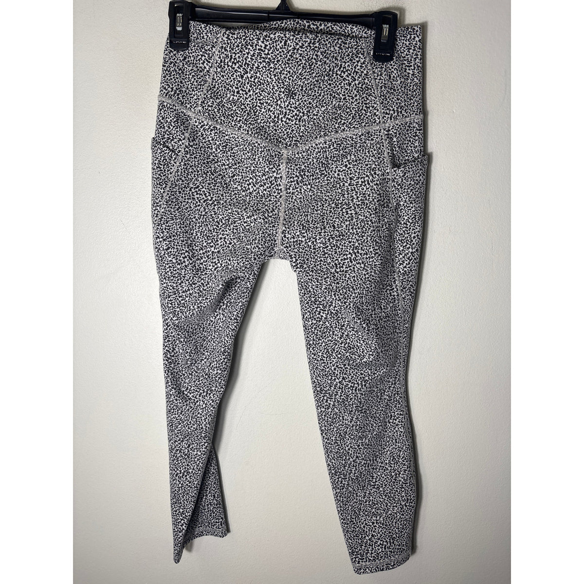 Athleta Black White Cheetah Print Athletic Leggings Sz M