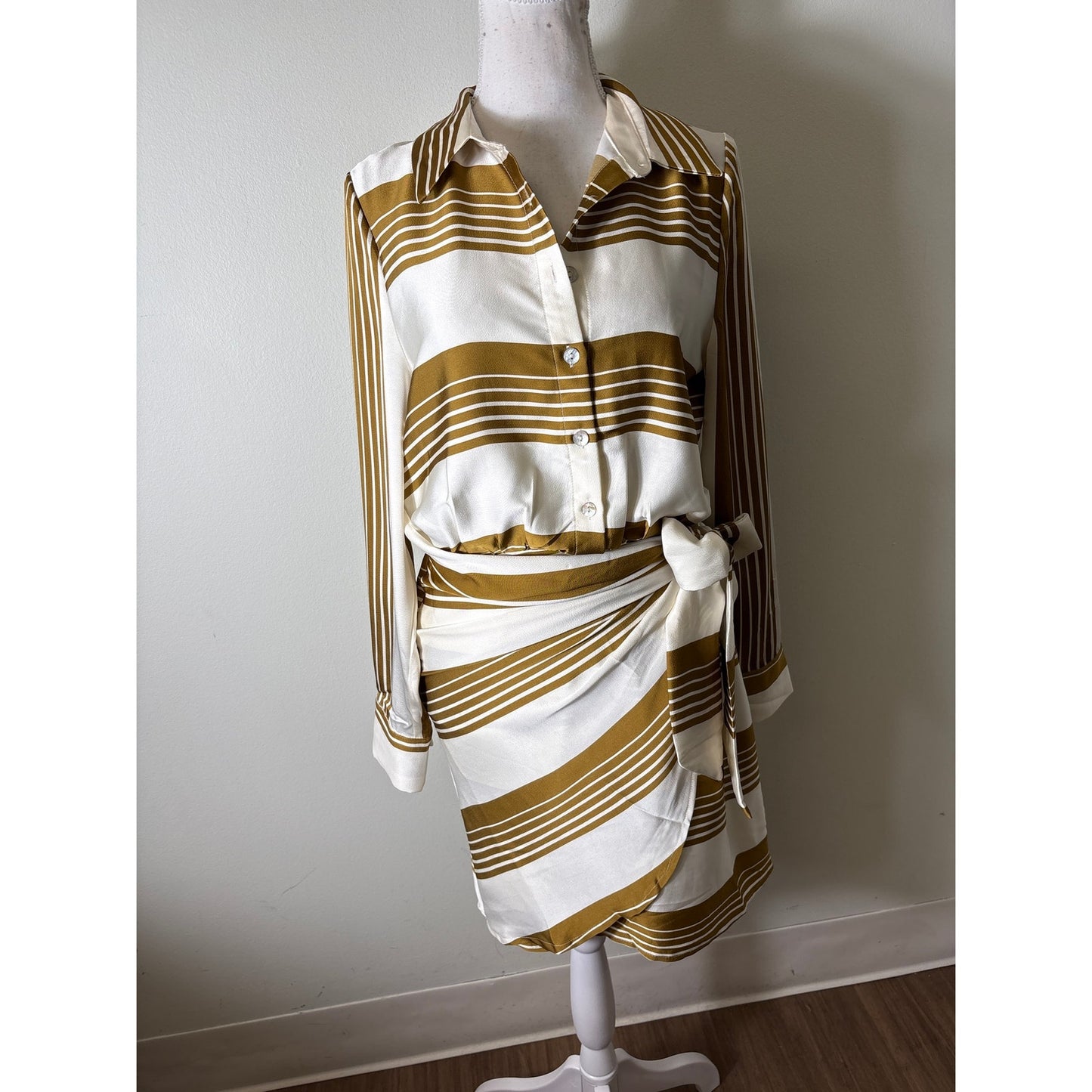 THML Off White Long Sleeve Above the Kne Faux Wrap Dress Sz S