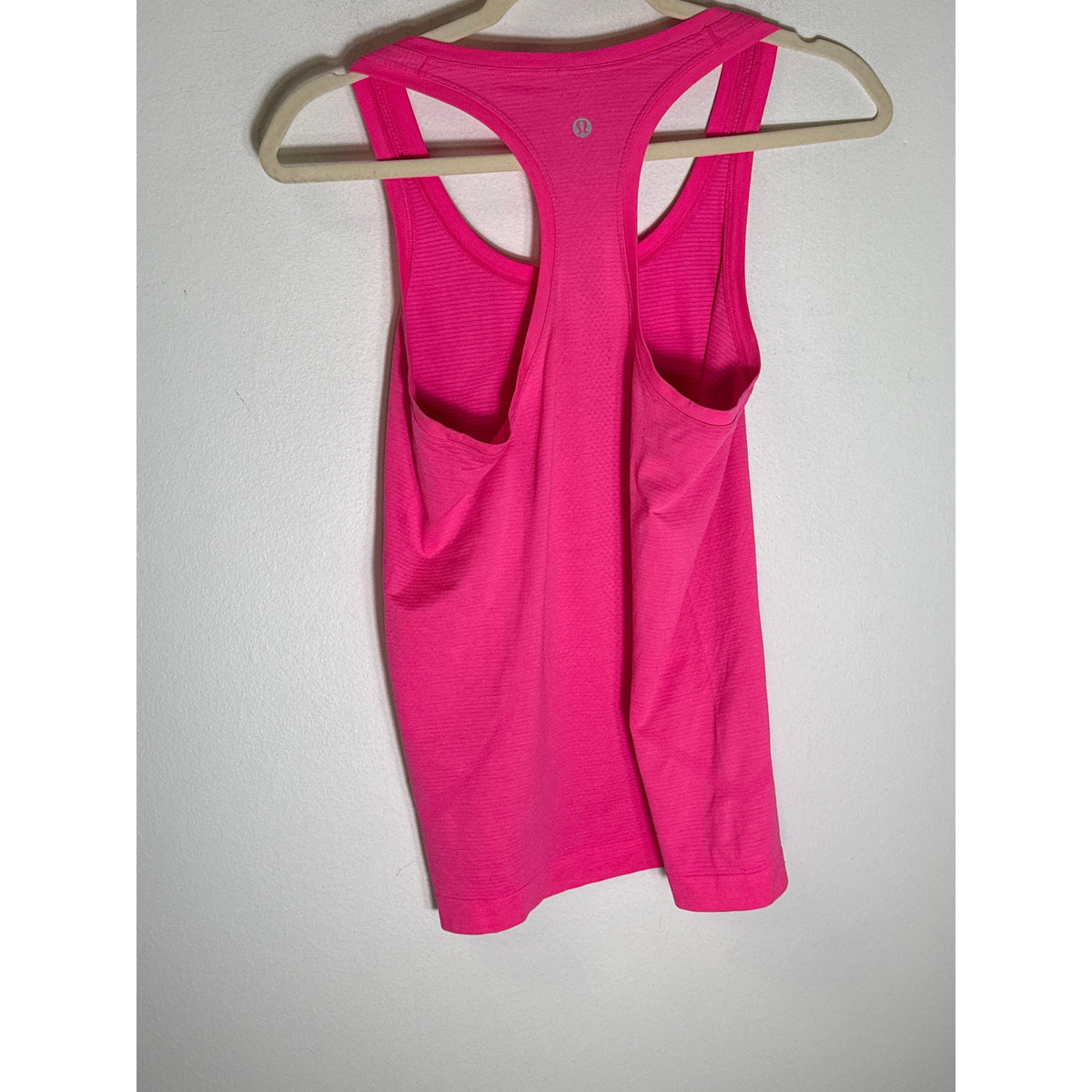 Lululemon Neon Pink Sleeveless Racerback Athletic Top Sz 8