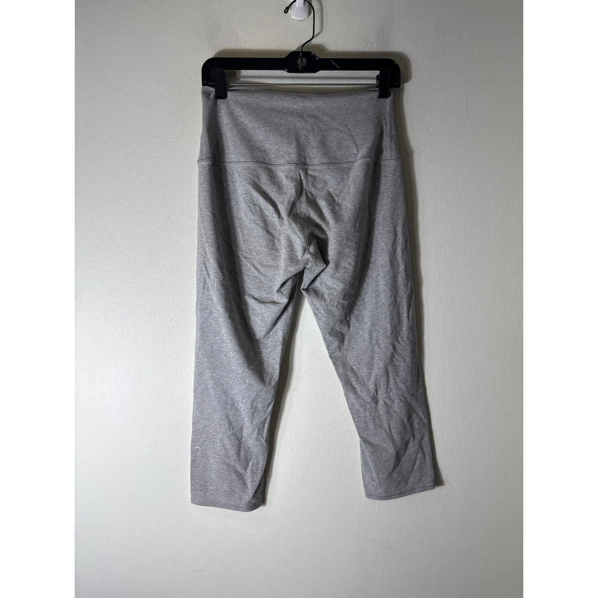 Lululemon Medium Gray Cropped Athletic Leggings Sz 8