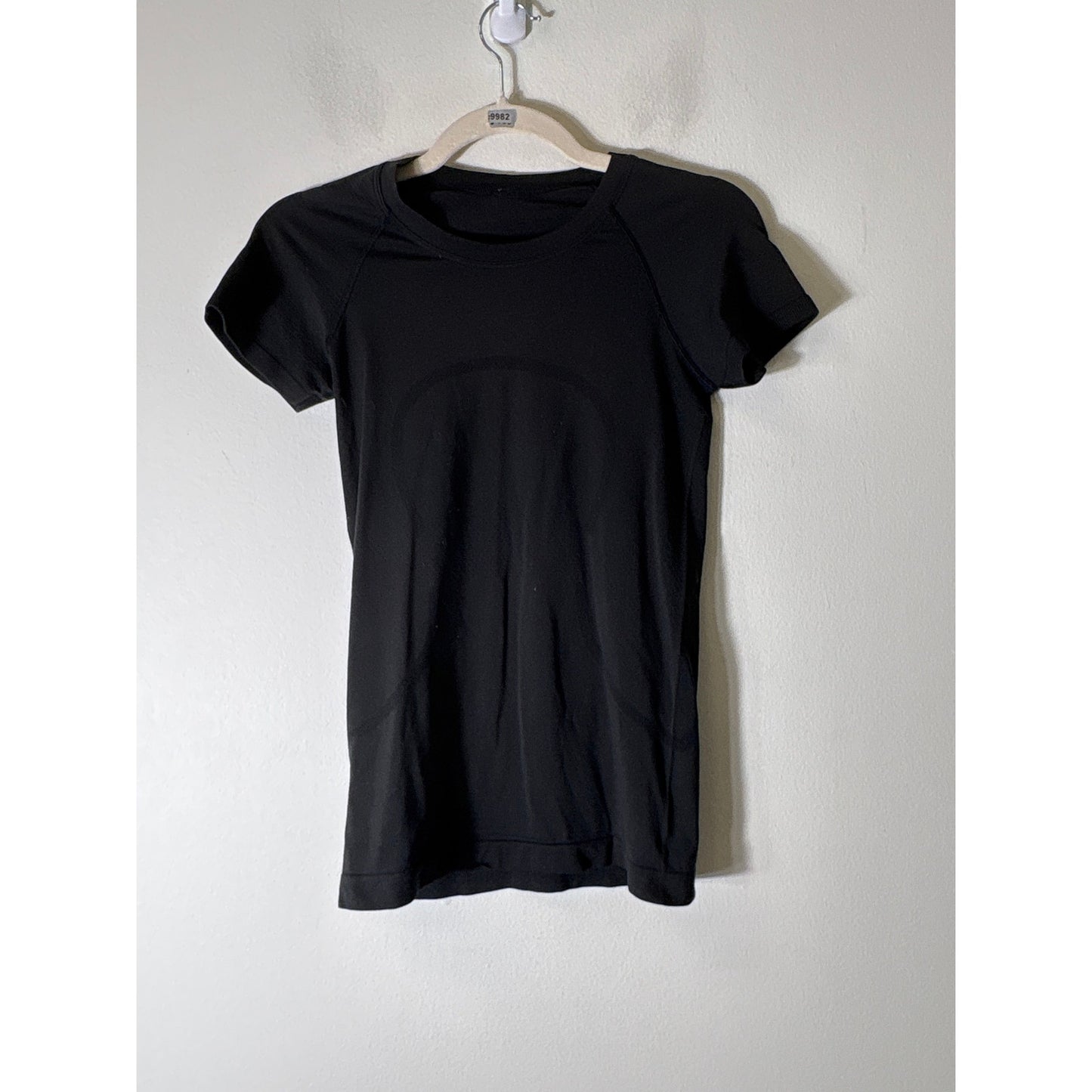 Lululemon Black Short Sleeve Athletic Top Sz 4