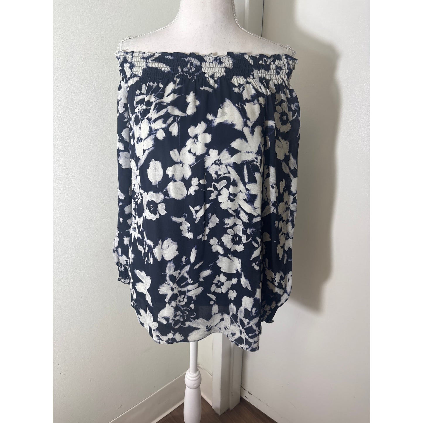 Lafayette Black Navy Long Sleeve Floral Long Sleeve Smocked Blouse Sz S