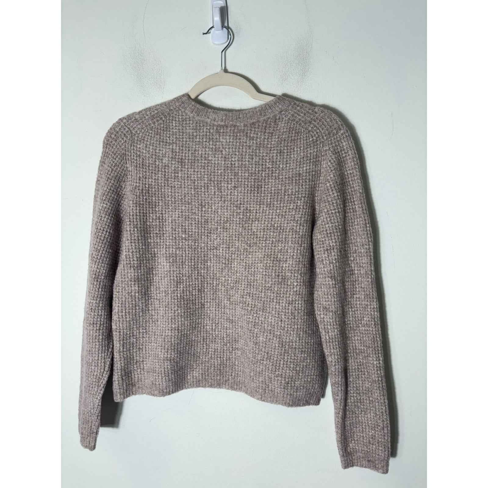 Velvet by Graham and Spencer Oatmeal Long Sleeve Cropped Sweater Sz S