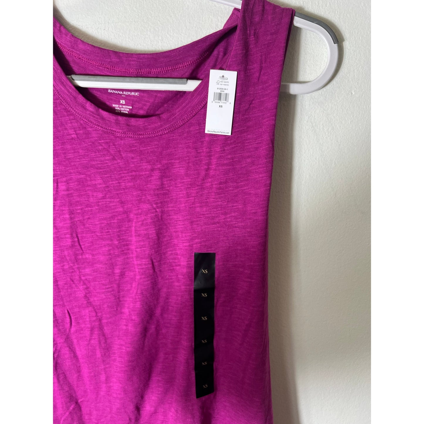 Banana Republic "Malibu" Tank, Deep Pink. Loose fit.  NWT Sz XS