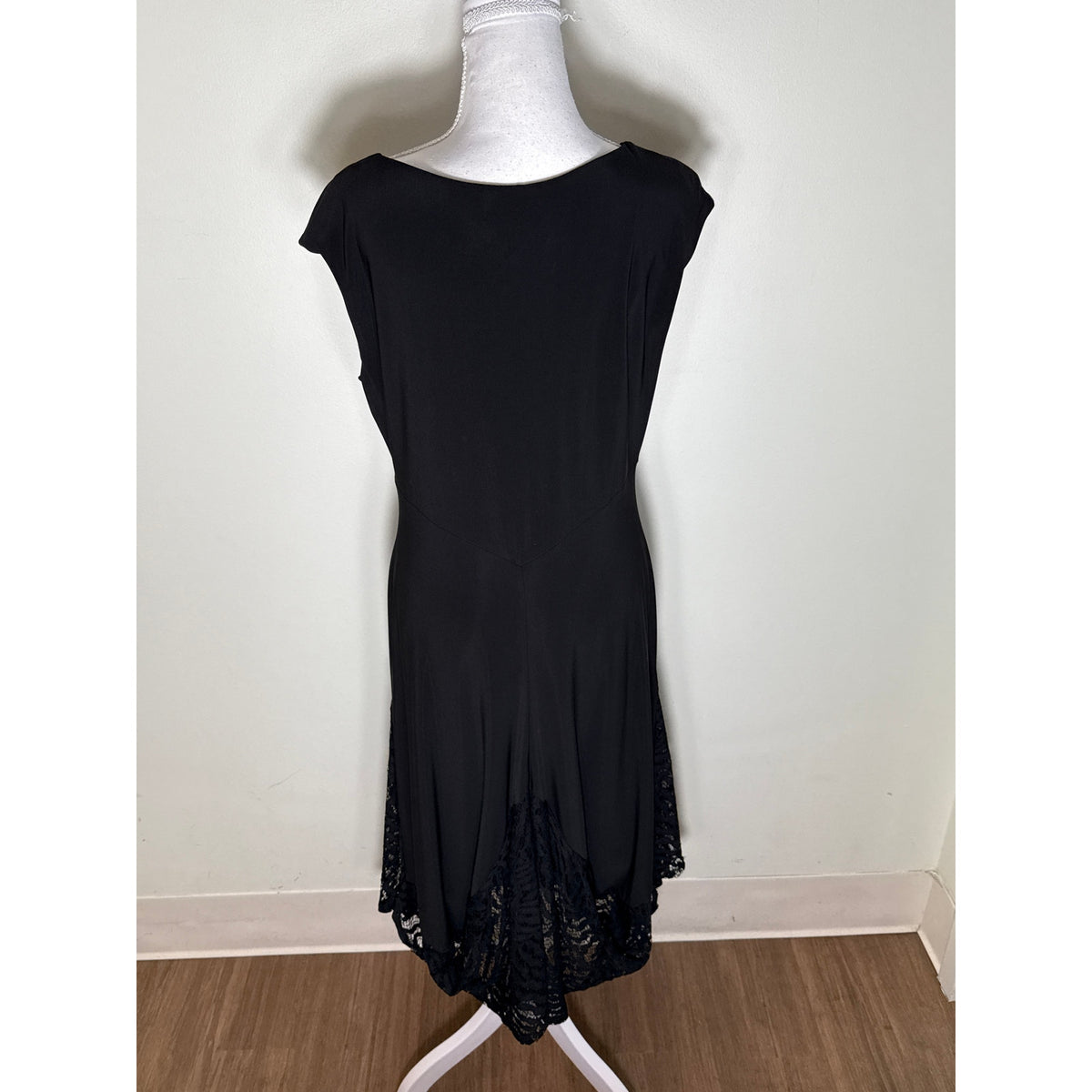 Joseph Ribkoff Black Sleeveless with Lace at the Hem. Knee Length Sz 12