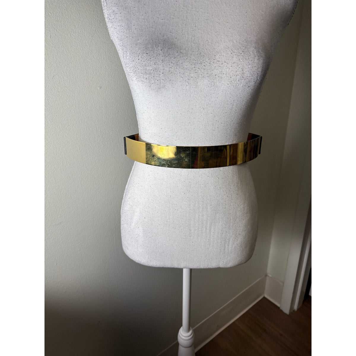 BRAVE Black Stretch Waist Belt Gold Metal Plaque Sz 26