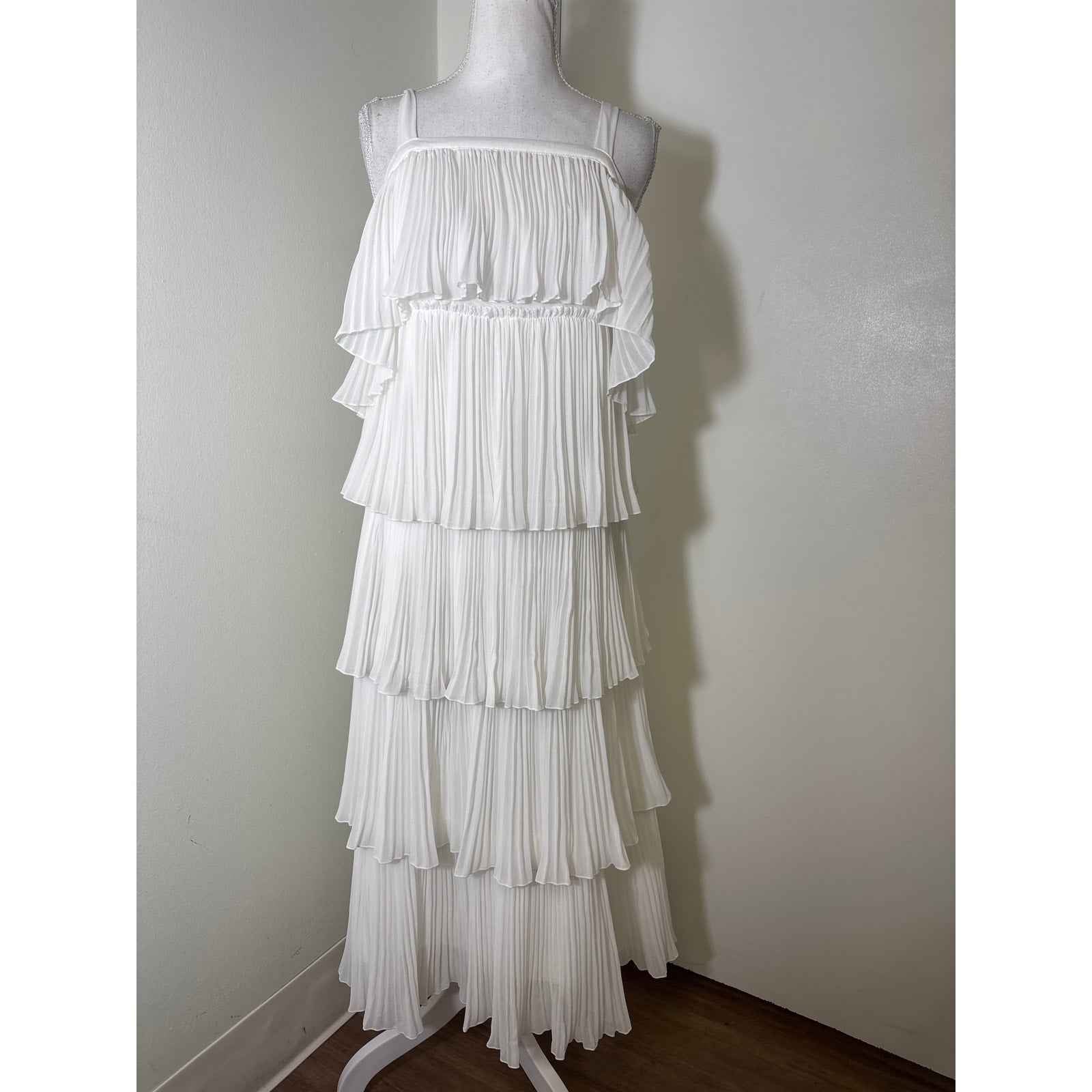 NWT L'IDEE BLanc Classique Gown Sz 6