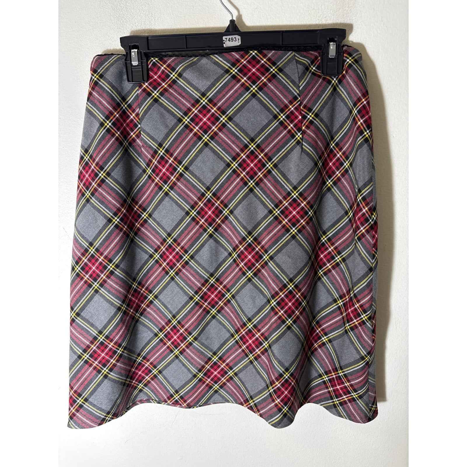 MNG (Mango) Gray and Red Plaid Knee Length Skirt Sz 6