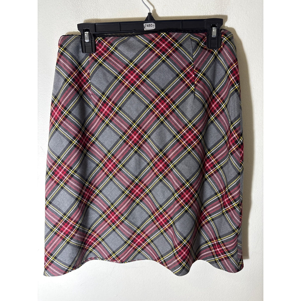 MNG (Mango) Gray and Red Plaid Knee Length Skirt Sz 6