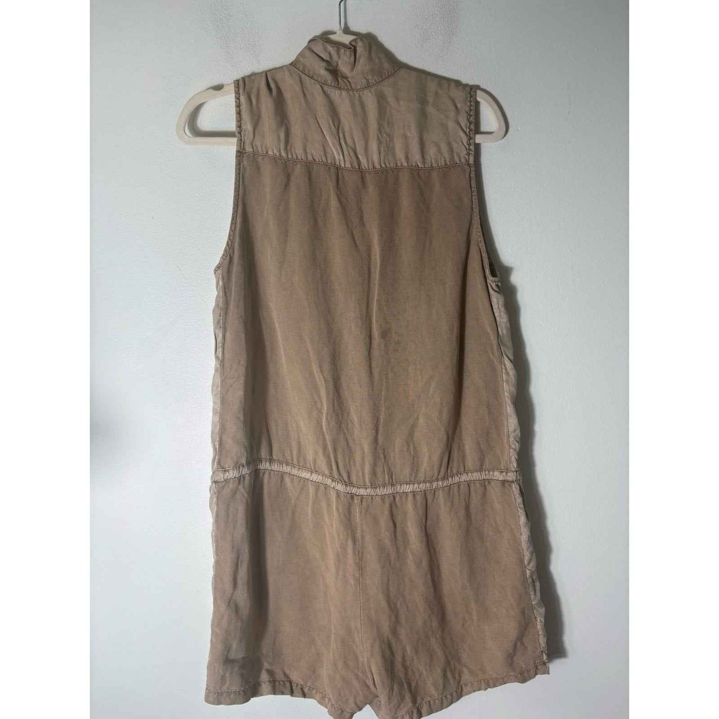 Young Fabulous and Broke Khaki Sleeveless Button Up Romper Sz M