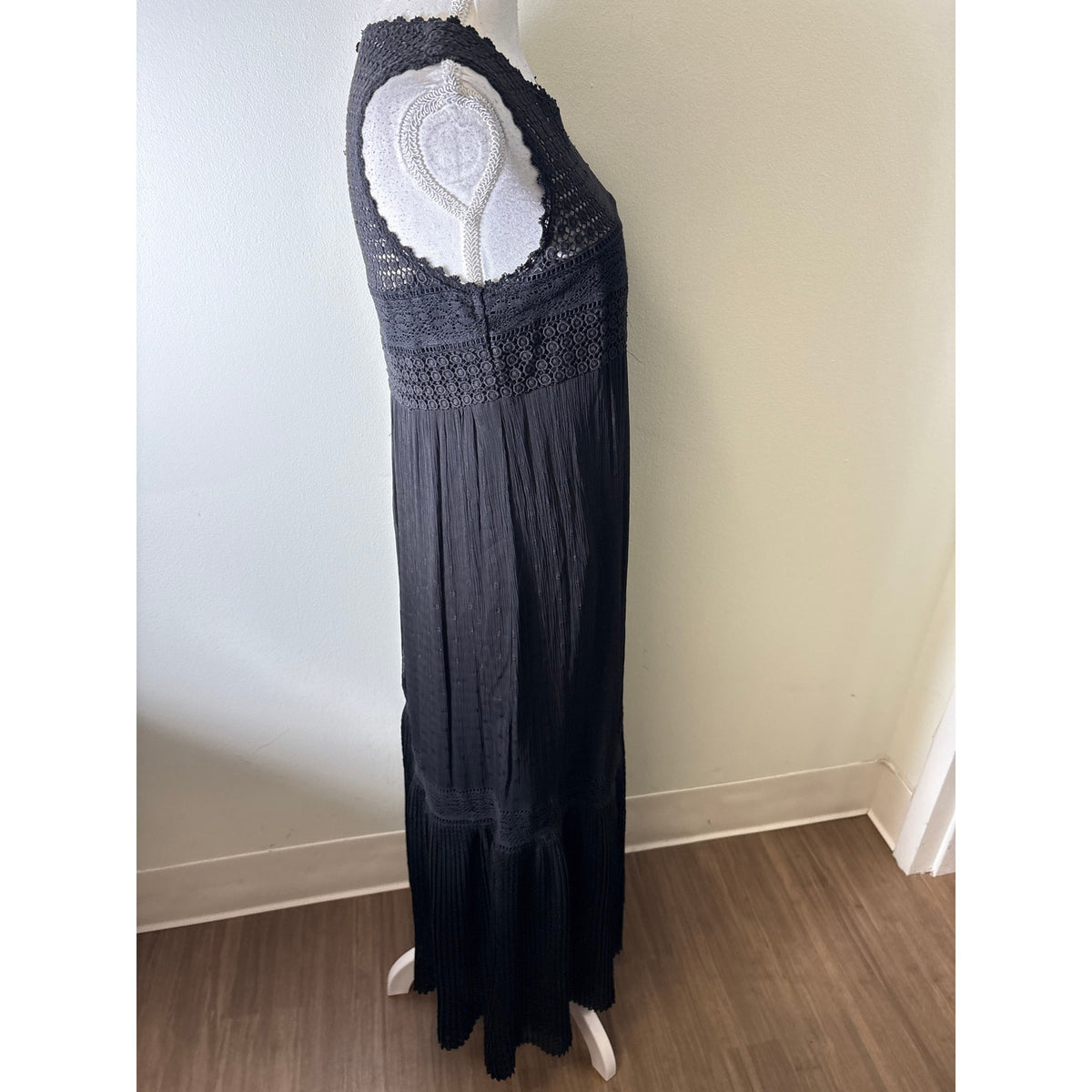 Anthropologie Black Eyelet/Lace Chest Sleeveless Maxi Dress Sz 2