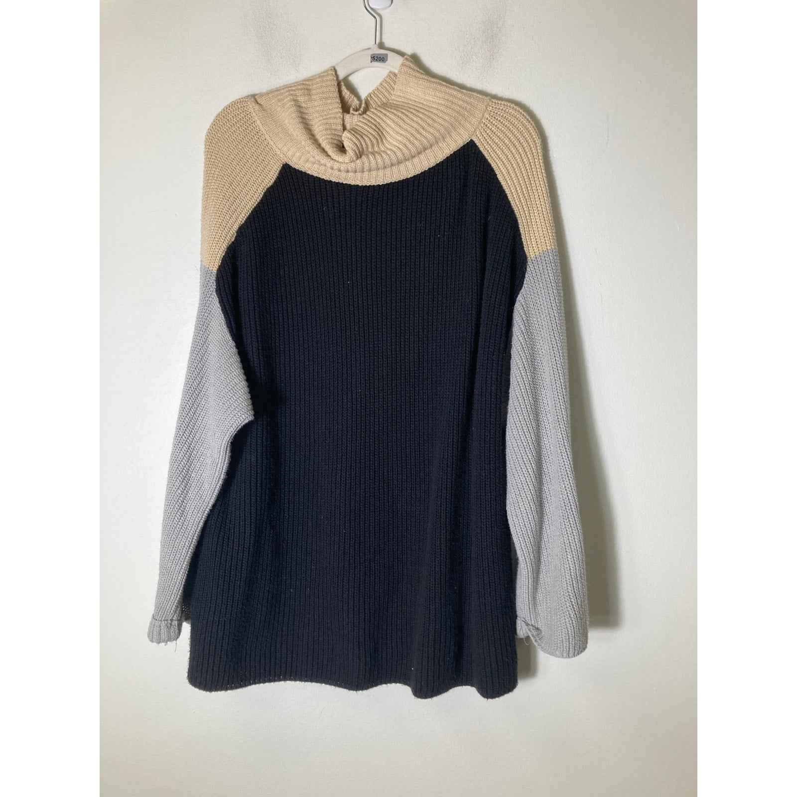 Vici Gray White Off White Color Block Boxy Cut Sweater Sz M