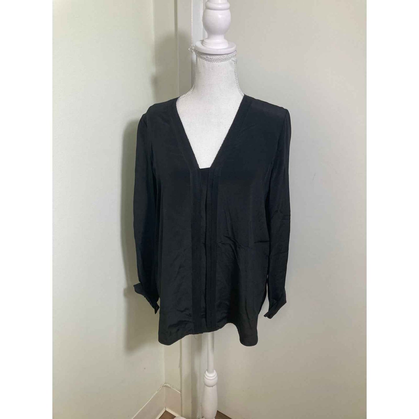 Vince Black Long Sleeve V-Neck Silk Tunic Sz M