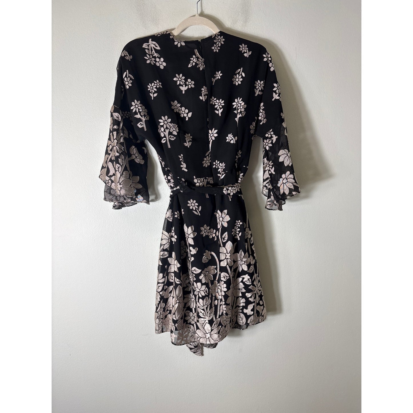 NWT French Connection Black and Cream Sheer Flutter Sleeve Dress Sz L