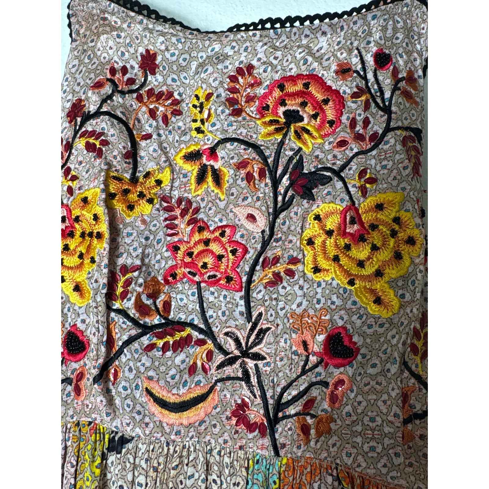 BHANUNI by JYOTI.... Multicolored Floral Embroidered Babydoll Top Sz 6