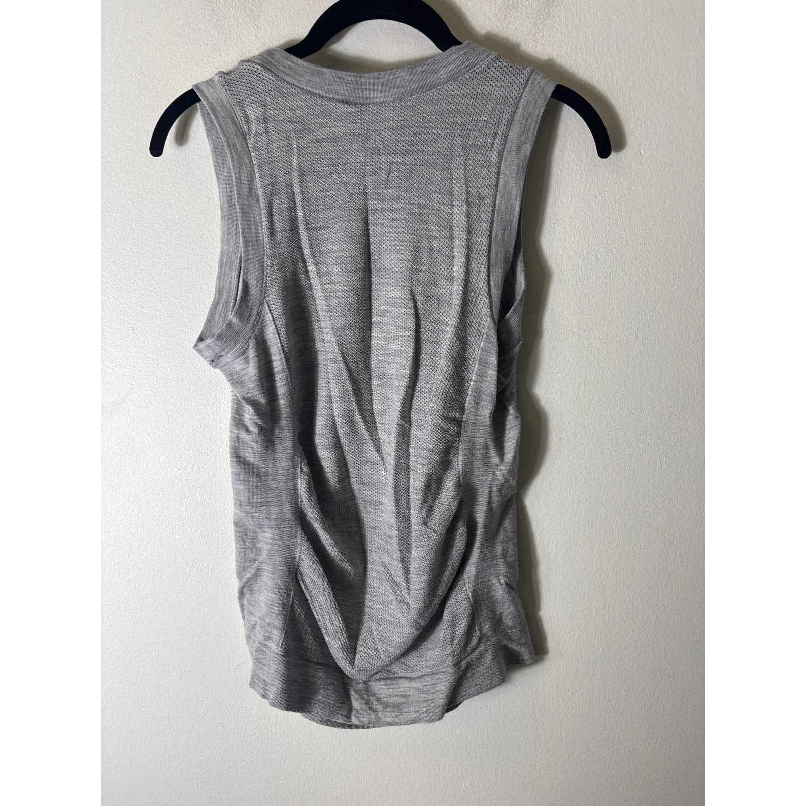 Athleta Gray Sleeveless Crew Neck Meshed Back Tank Sz M
