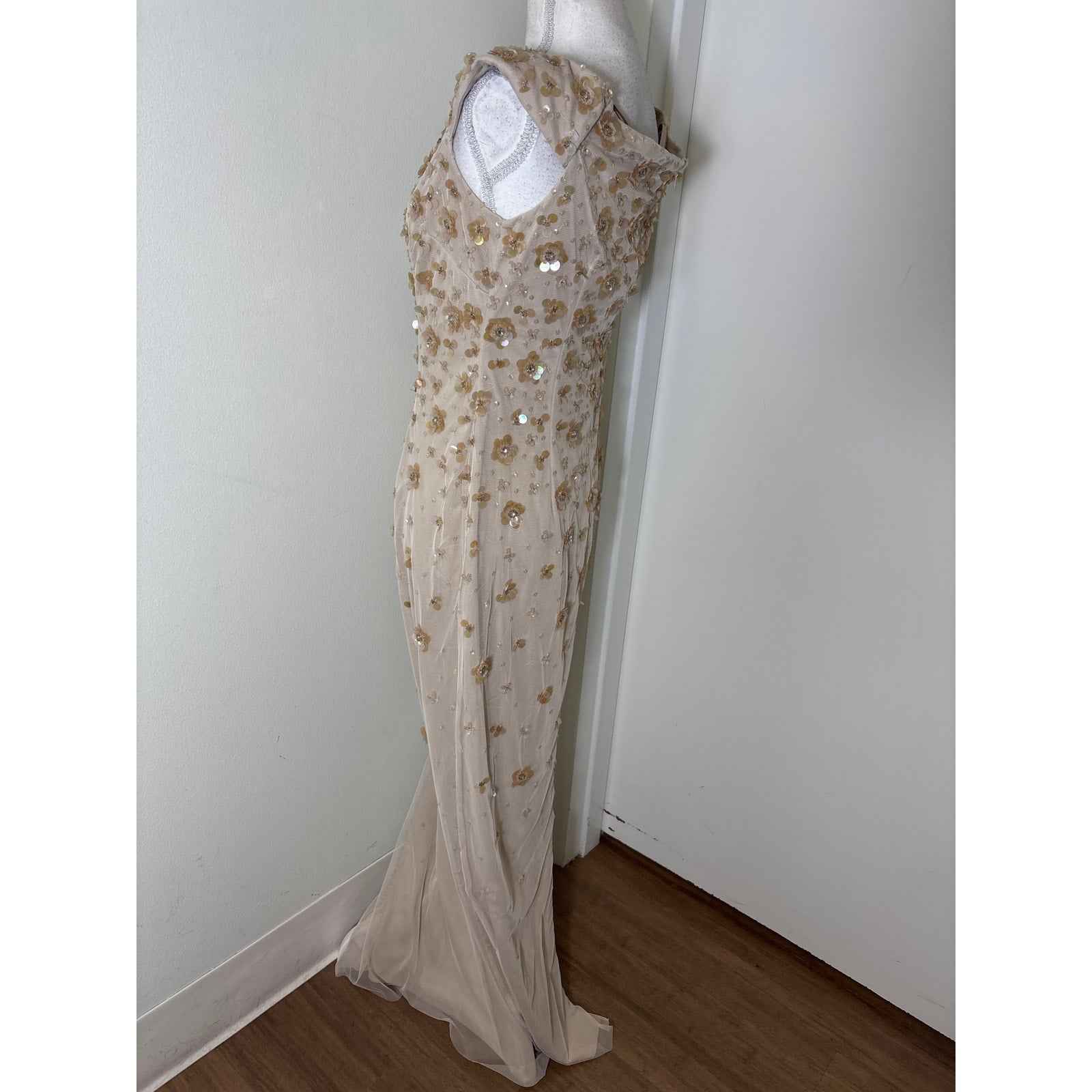 NWT Adrianna Papell Champagne Off the Shoulder Beaded Column Gown Sz 8