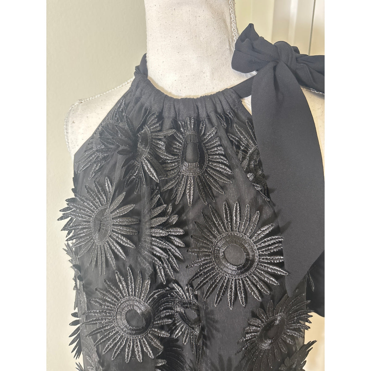 Trina Turk Black Embroidered Flowers with Lace Overlay Sz L