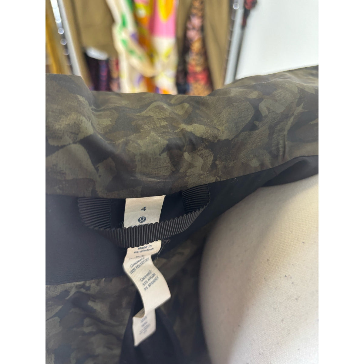 Lululemon Black Long Sleeve Rain Jacket with Hood Sz 2