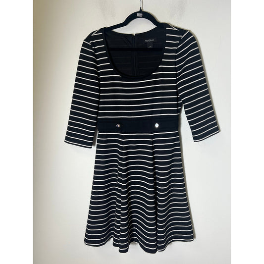 White House Black Market Black White Stripe Scoop Neck A- line Dress Sz 6