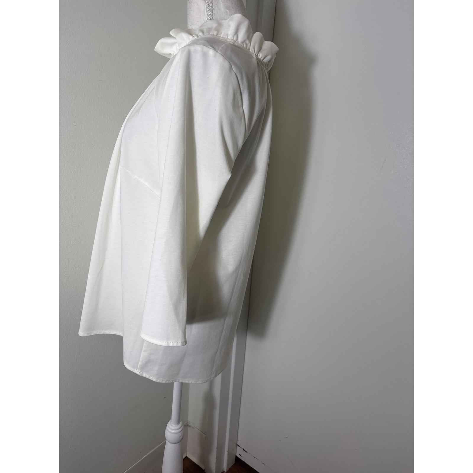 Abbey Glass White 3/4 Sleeve High Ruffle Collar Top Sz L