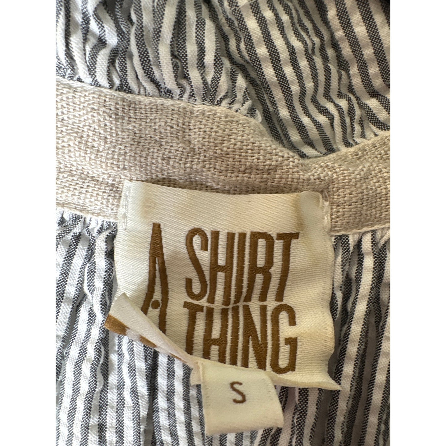 A Shirt Thing Gray and White Seer Sucker Short Sleeve Top Sz S