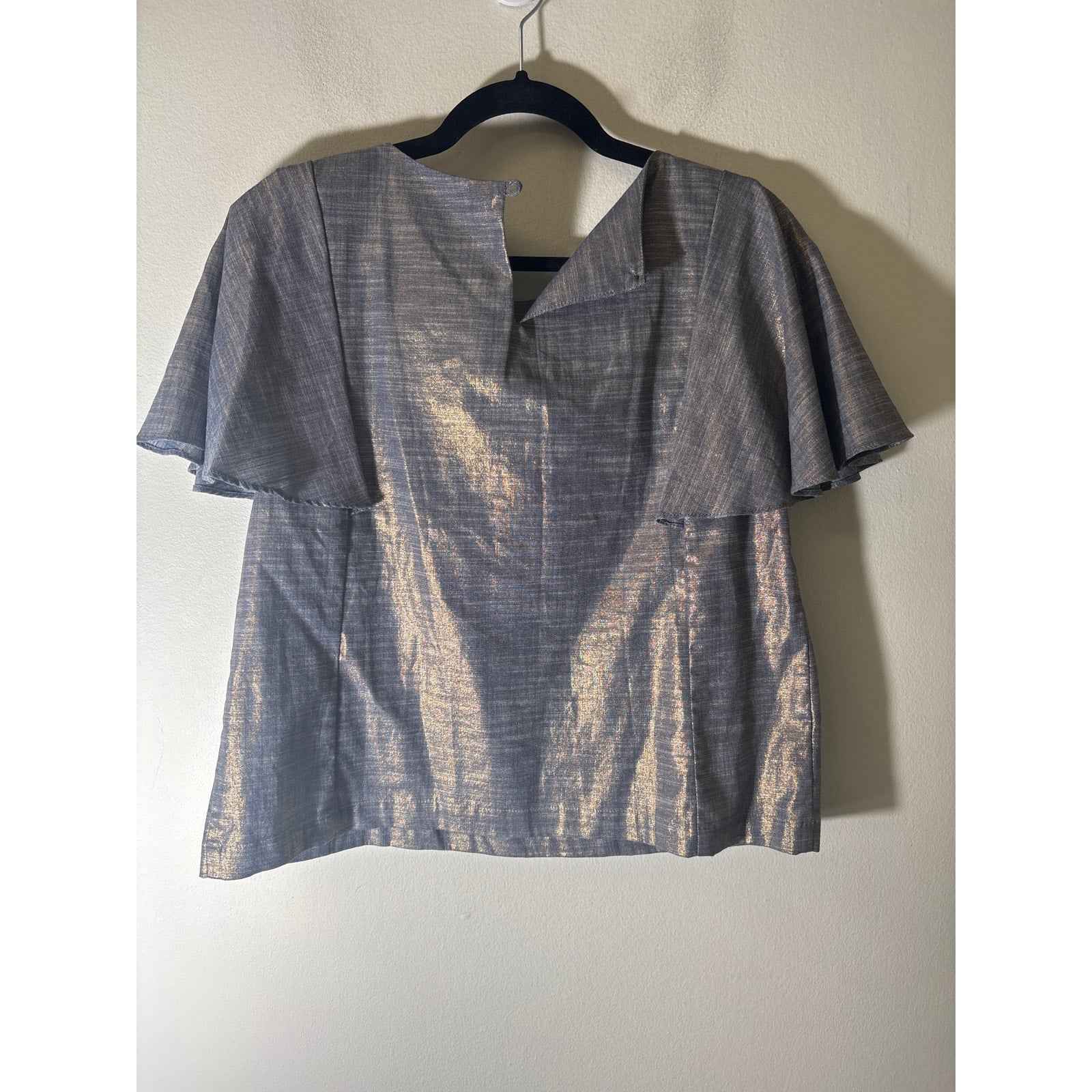 Waverly Gray Metallic Silver Flutter Sleeve Box Cut Shirt Sz XS