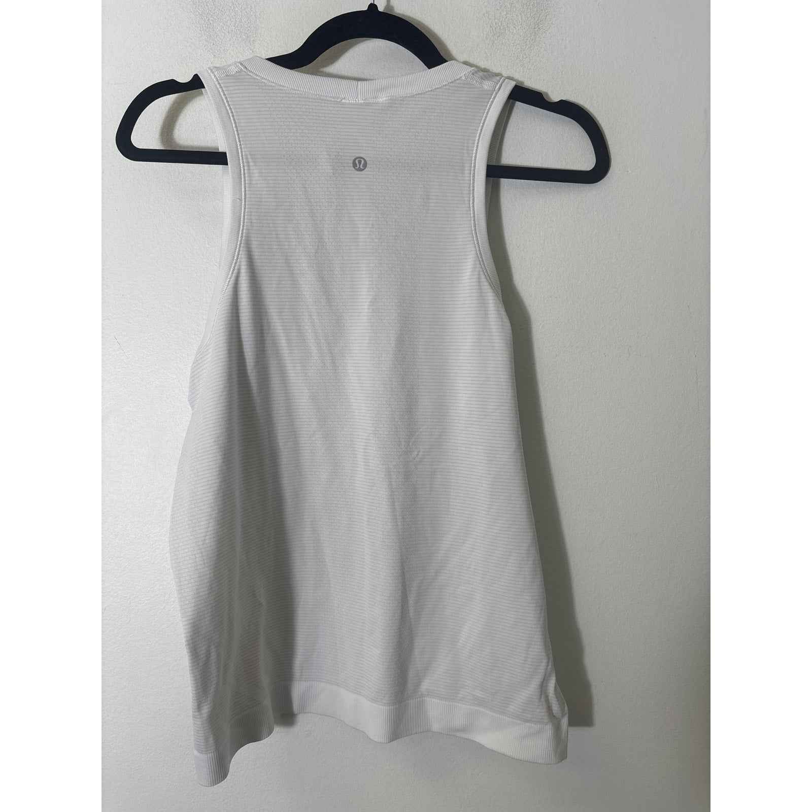 Lululemon White Pinstripe Sleeveless Athletic Tank Sz 6