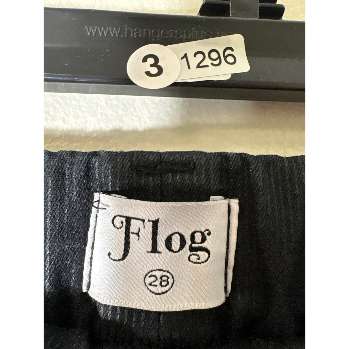 Bevy Flog Black Pull On Slim Leg Pants sz 28