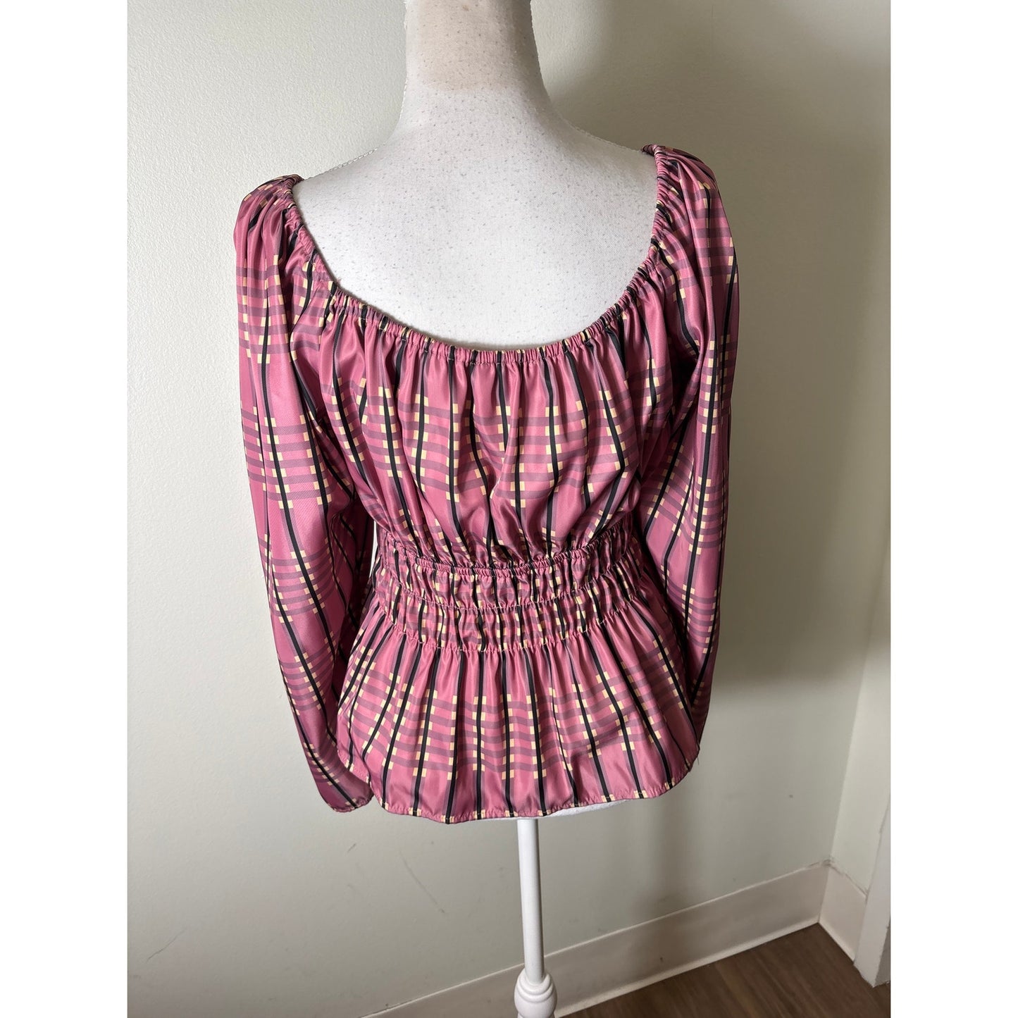 Ciao Lucia Mauve Plaid Long Sleeve Peplum Wide Neck Top Sz L