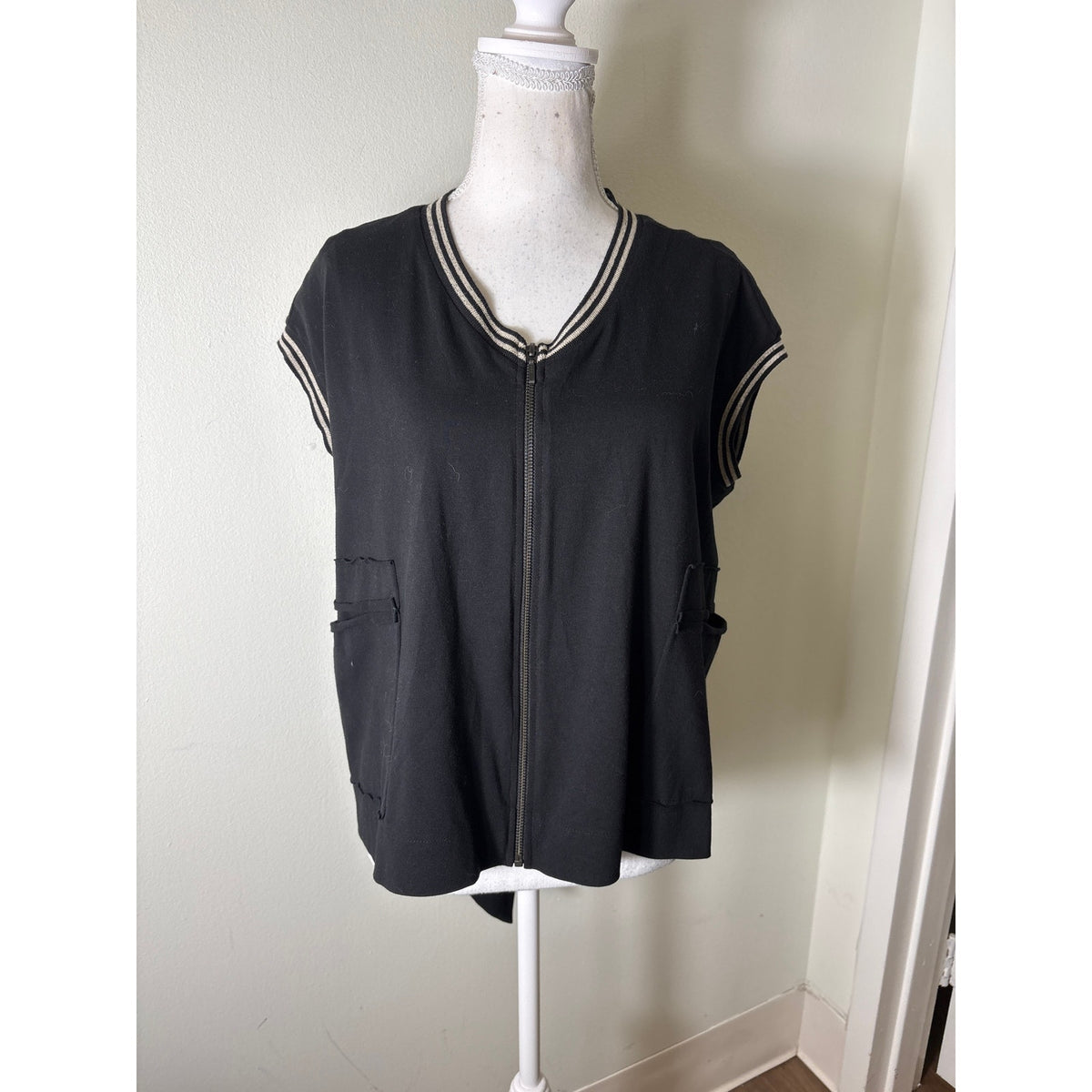 Kedziorek Black Knit Front Zip Top Sz 36