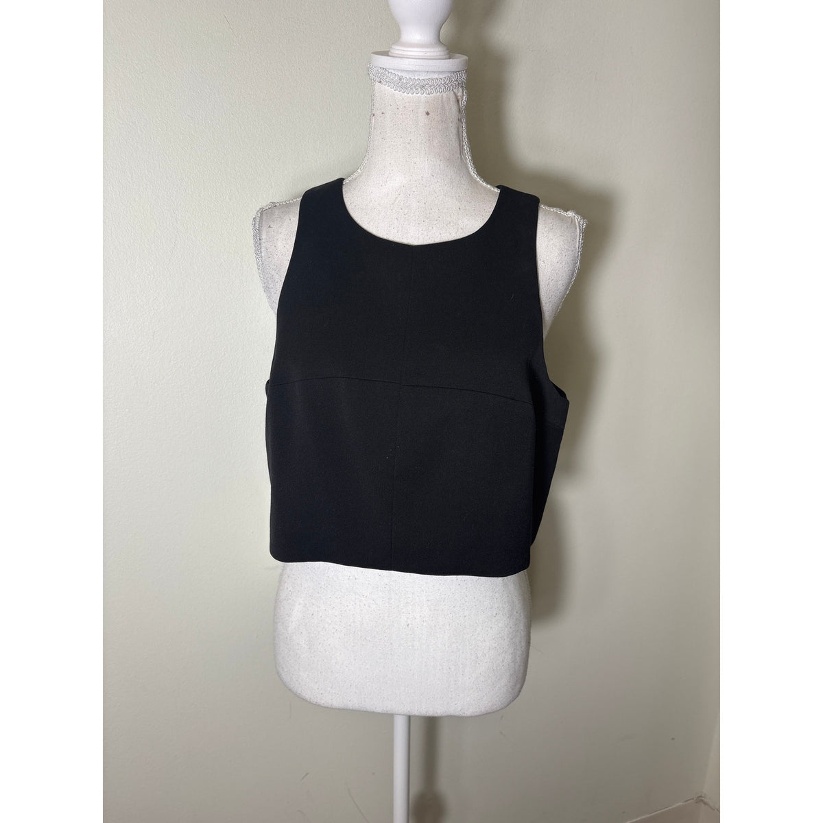 Black Halo Black Cropped Tank Top Sz 8
