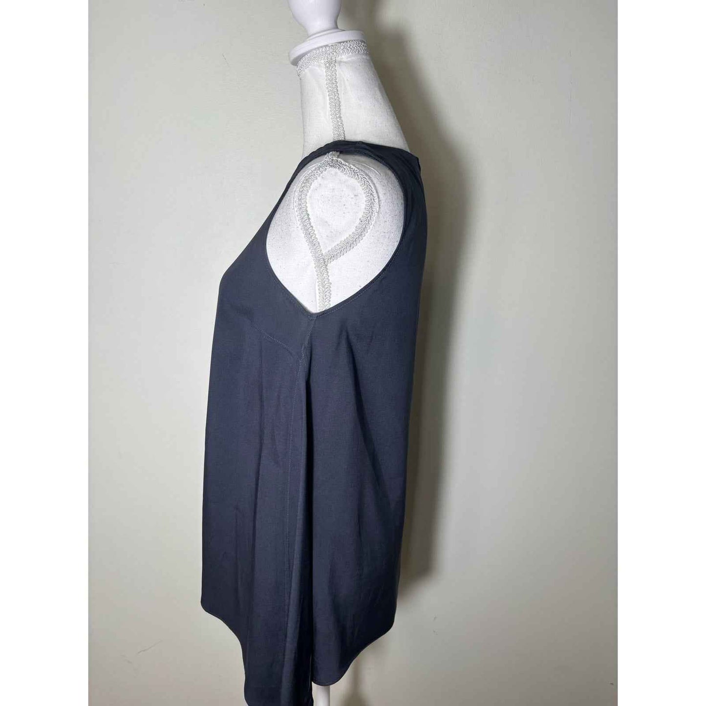 Brunello cucinelli Navy Sleeveless Silk Shell sz S