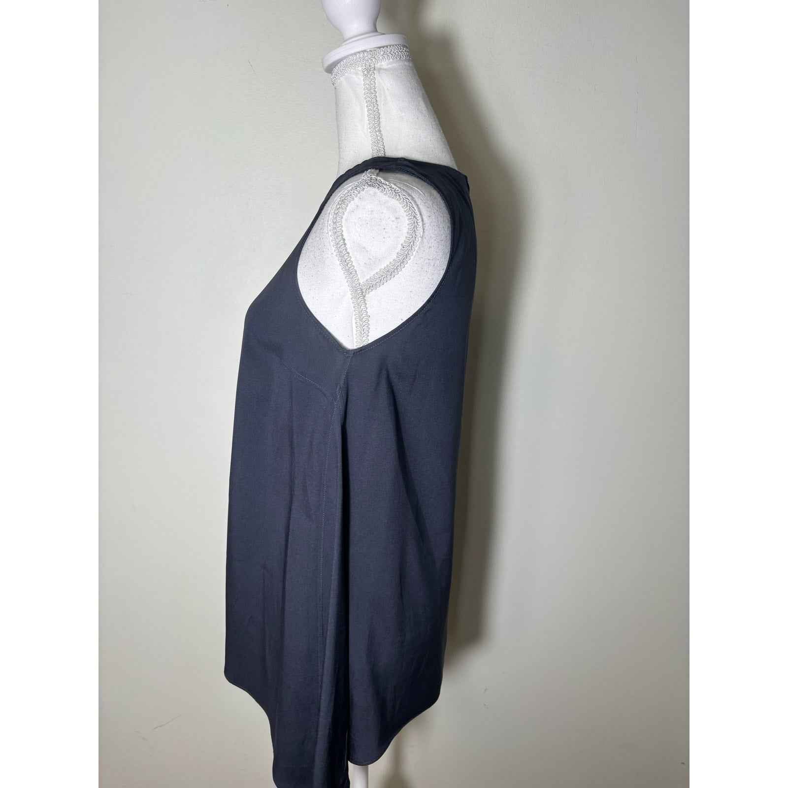 Brunello cucinelli Navy Sleeveless Silk Shell sz S