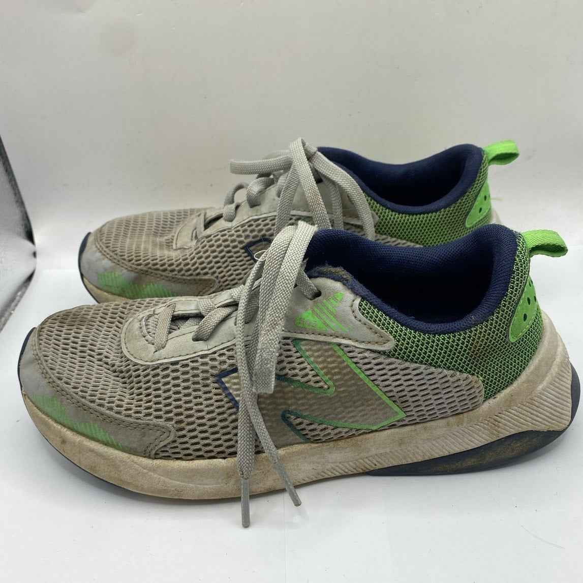 Kids New Balance Grey and Green Tennis Shoes Sz 4.5