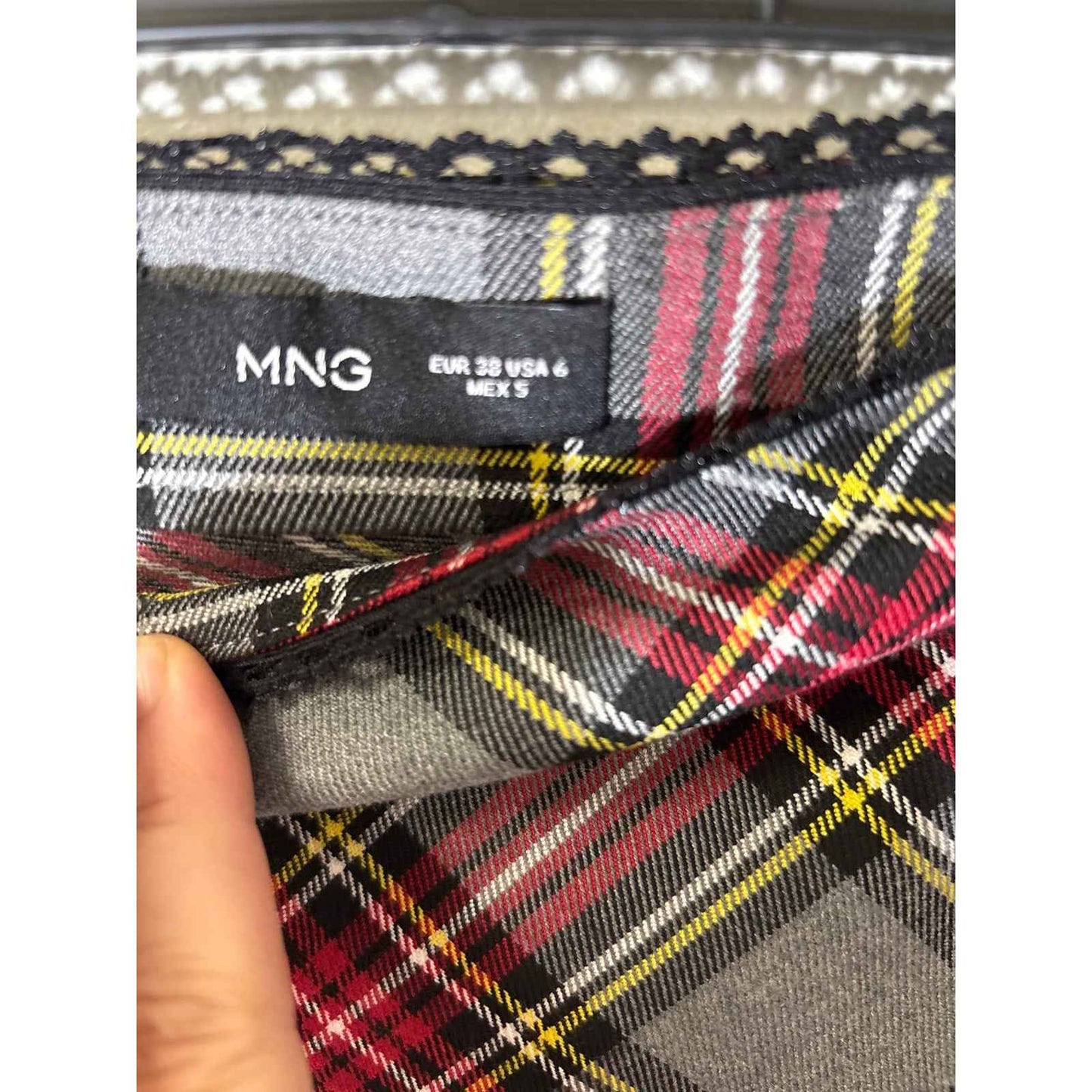 MNG (Mango) Gray and Red Plaid Knee Length Skirt Sz 6