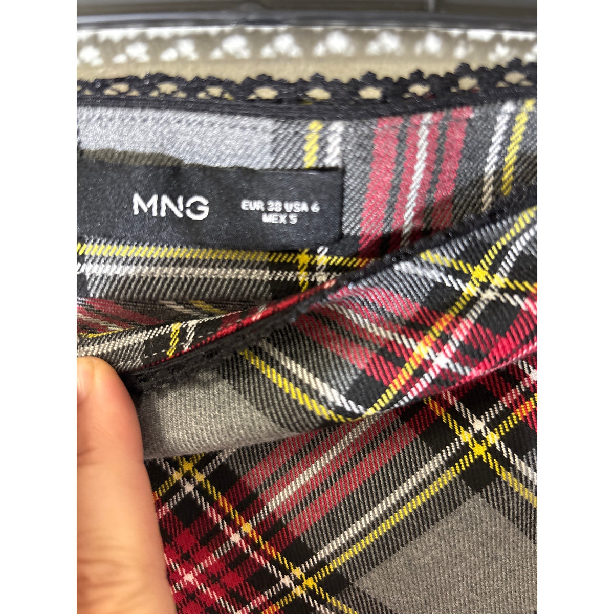 MNG (Mango) Gray and Red Plaid Knee Length Skirt Sz 6