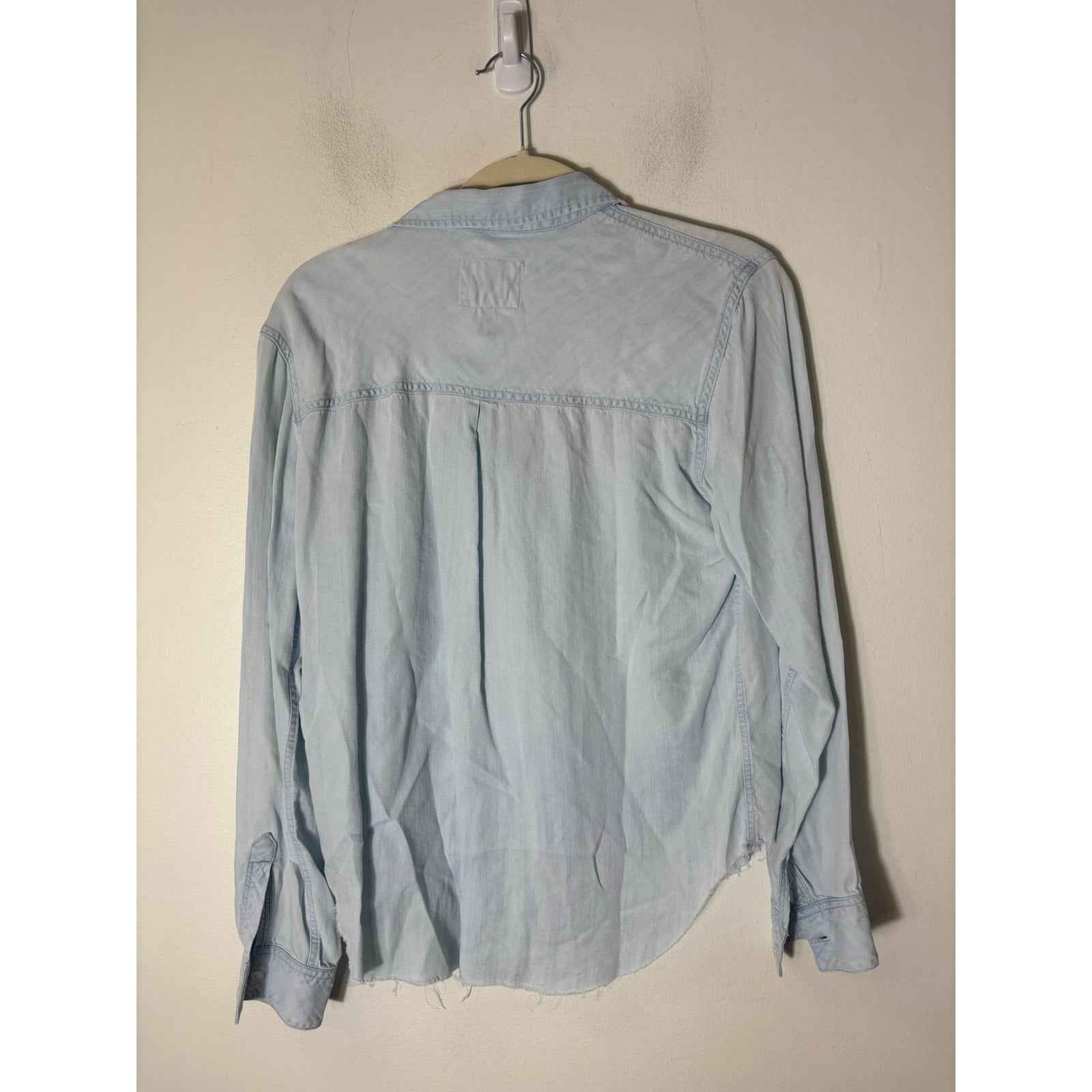 Rails LIght Blue Long Sleeve Button Up Shirt with Raw Hem Sz M