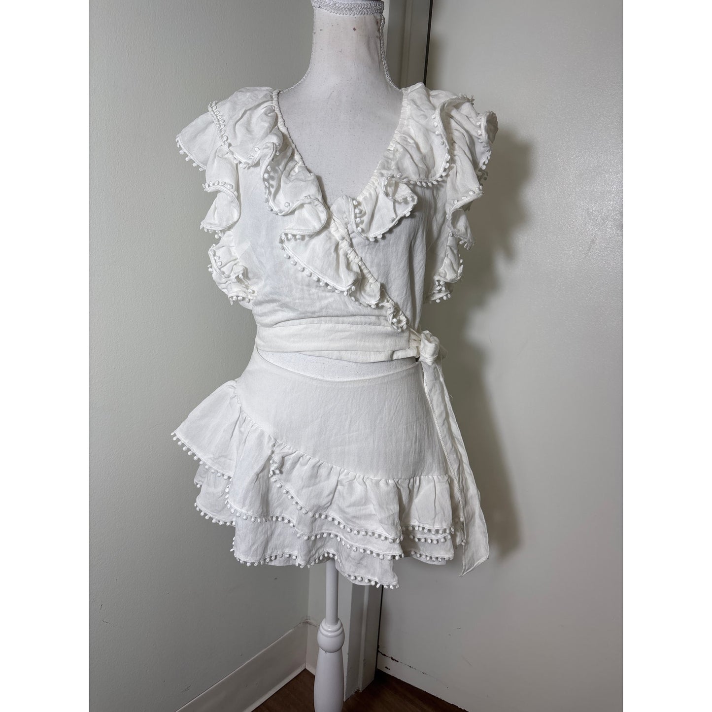 NWT Do+Be White Ruffle Top and Skort Sz M