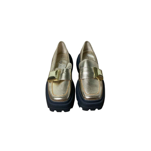 New w/o Box Katy Perry Gold Lug Shoes Sz 6