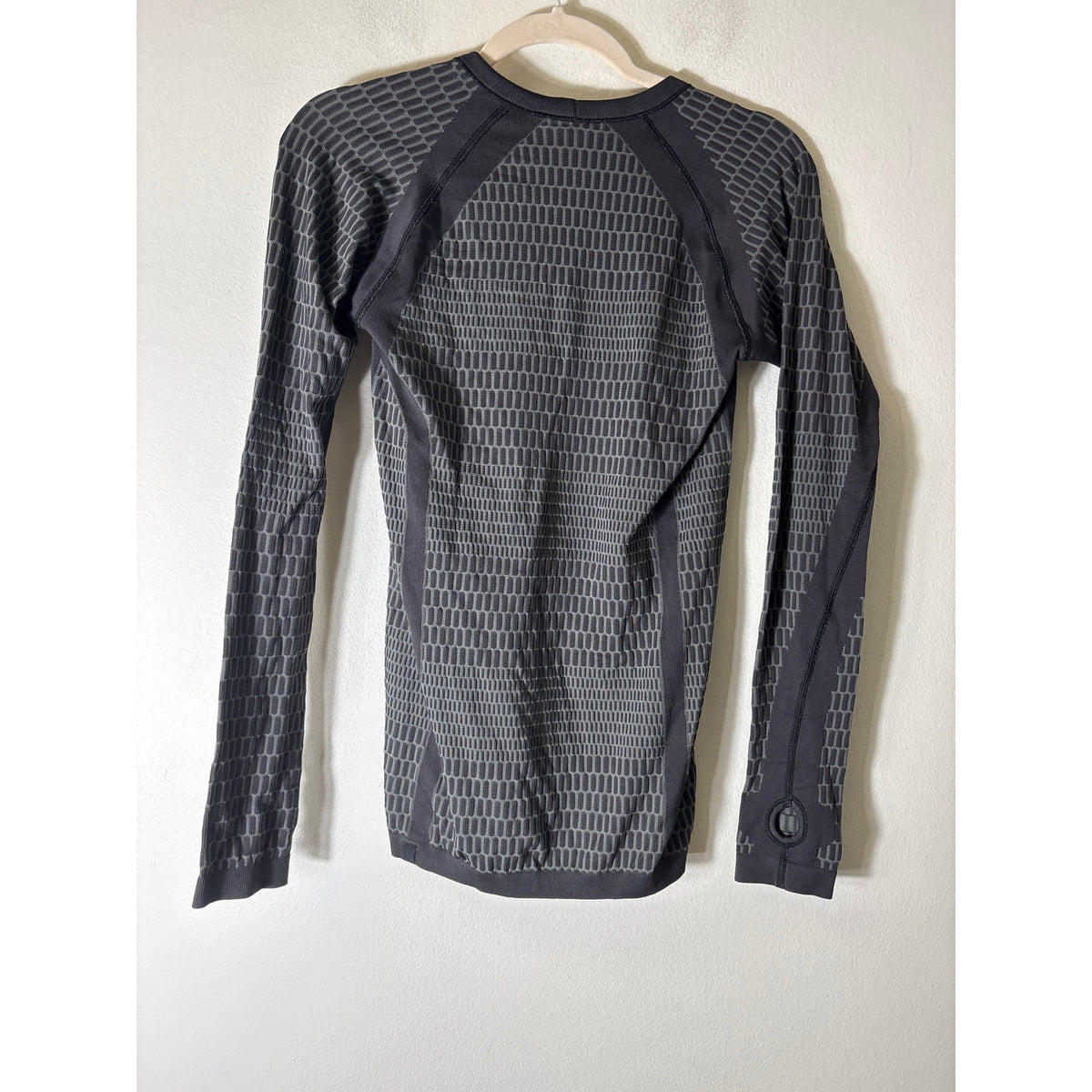Lululemon Dark Gray Long Sleeve Cold Weather Athletic Top Sz 6