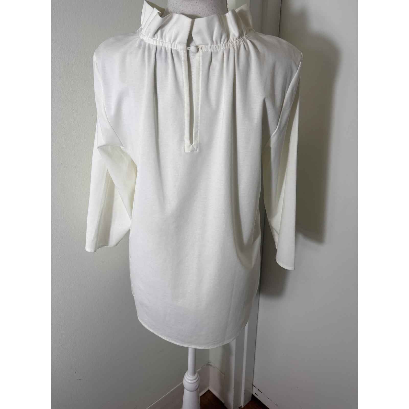 Abbey Glass White 3/4 Sleeve High Ruffle Collar Top Sz L